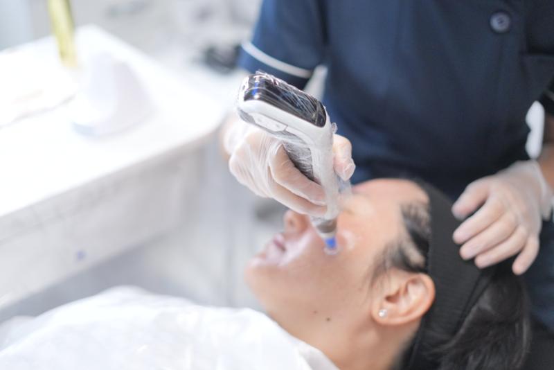 Q.ヴェルベットスキンの施術による痛みはありますか？